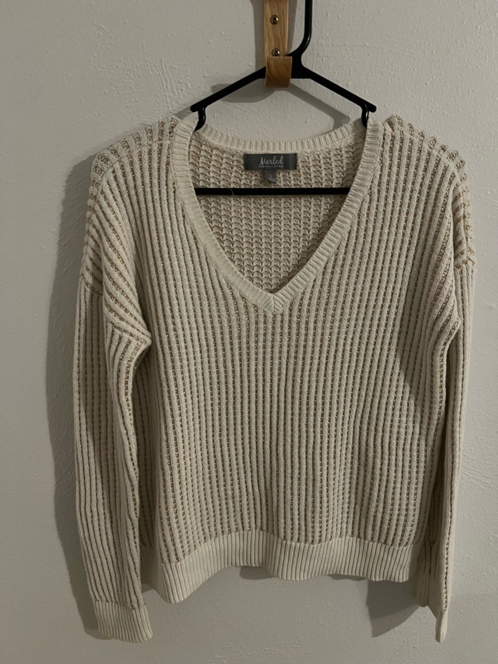 Marled Cream & Gold V-Neck Ribbed Knit Sweater